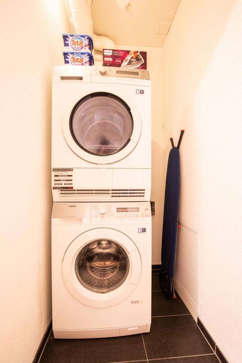 Special Einstein I Apartment Basel, Messe Kleinbasel 10-Star Bagian luar foto