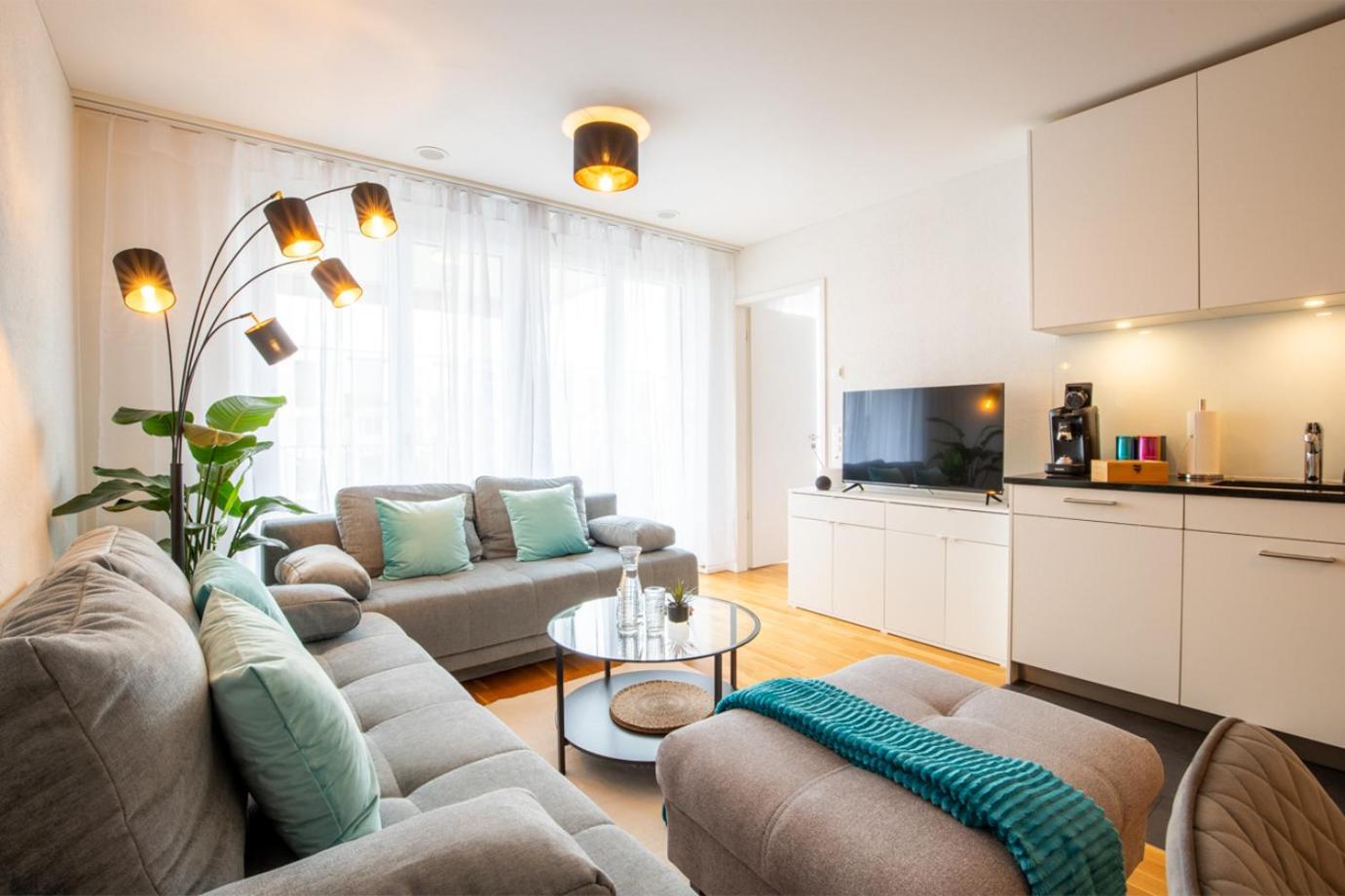 Special Einstein I Apartment Basel, Messe Kleinbasel 10-Star Bagian luar foto